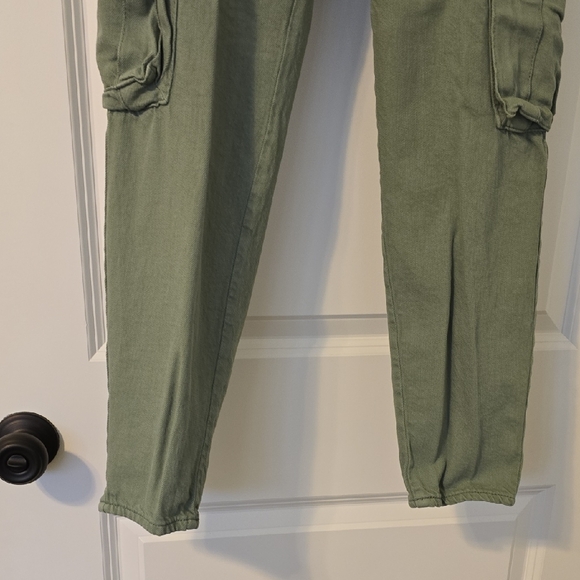 Levi's Olive Cargo Pants Size 24 - Picture 4 of 15